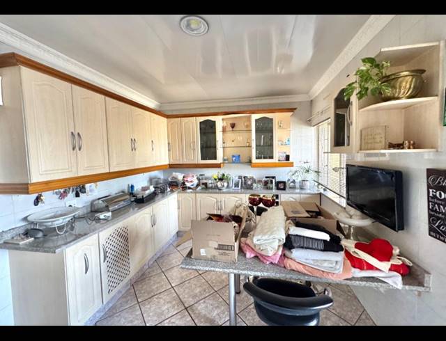 4 BEDROOM HOUSE FOR SALE IN WINCHESTER HILLS